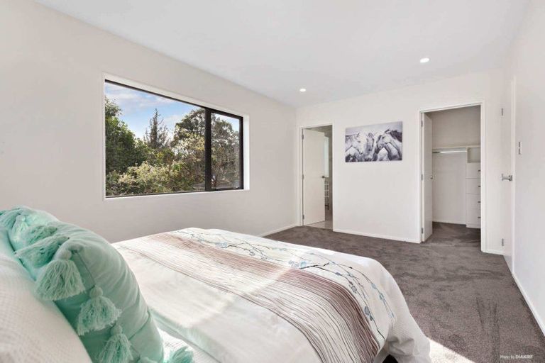 Photo of property in 18b Riverpark Crescent, Henderson, Auckland, 0610