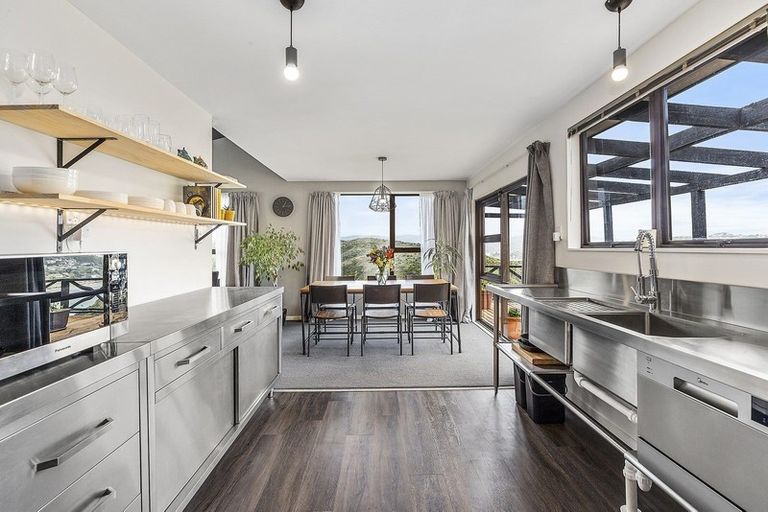 Photo of property in 4 Crown Hill, Titahi Bay, Porirua, 5022