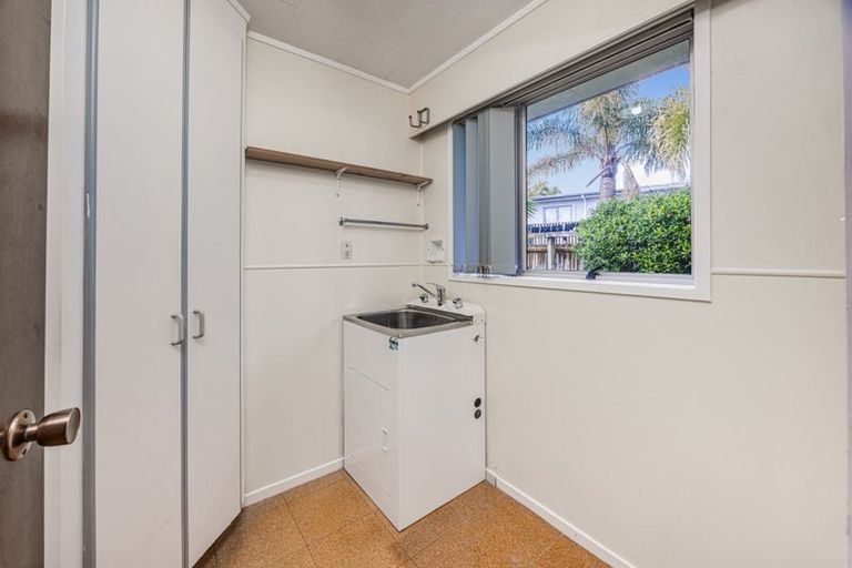 Photo of property in 2/25 Pulman Place, Clover Park, Auckland, 2019