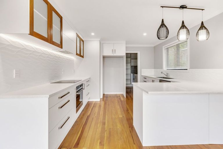 Photo of property in 2/16 Hillcrest Avenue, Hillcrest, Auckland, 0627