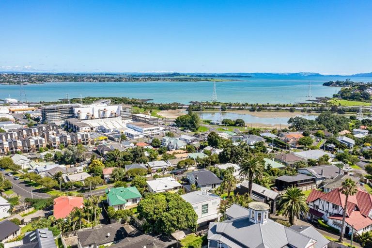 Photo of property in 75a Arthur Street, Onehunga, Auckland, 1061