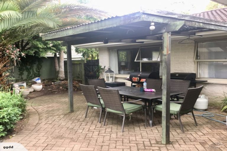 Photo of property in 38 Highland Park Drive, Highland Park, Auckland, 2010
