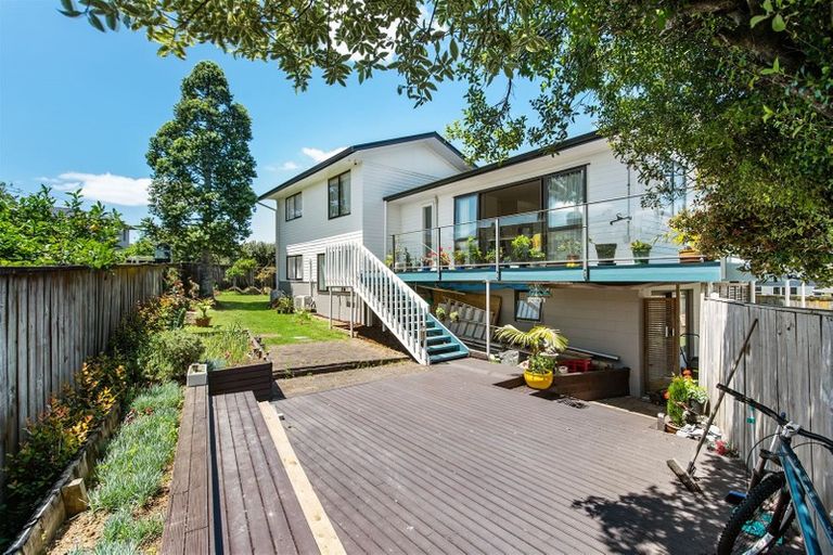 Photo of property in 103 Hutchinsons Road, Bucklands Beach, Auckland, 2014