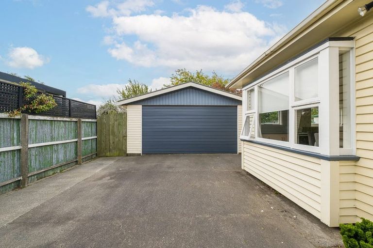 Photo of property in 65 Martin Avenue, Beckenham, Christchurch, 8023