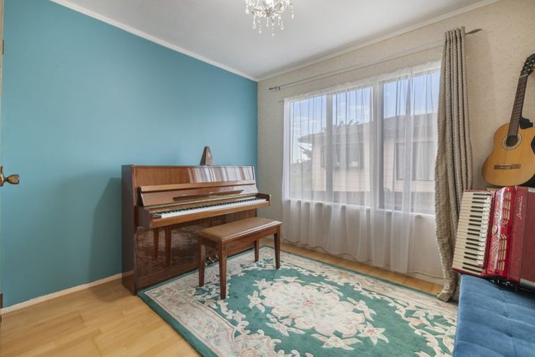 Photo of property in 6 Coubray Place, Botany Downs, Auckland, 2010