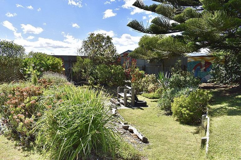 Photo of property in 16 Koromiko Street, Otaki Beach, Otaki, 5512