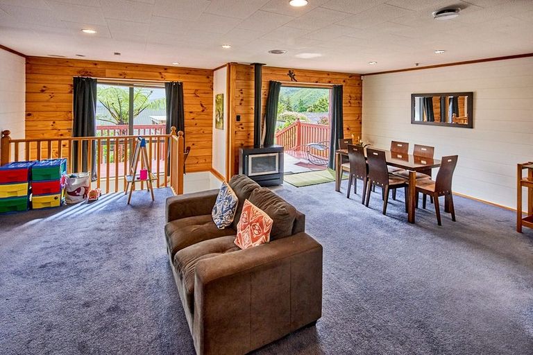 Photo of property in 3 Sunnyview Drive, Brown Owl, Upper Hutt, 5018