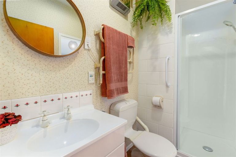 Photo of property in 84c Avonhead Road, Avonhead, Christchurch, 8042