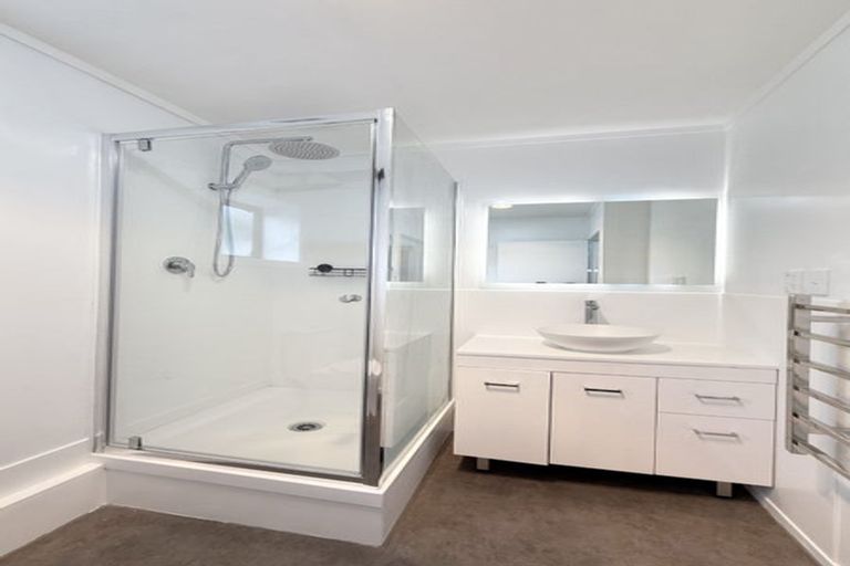 Photo of property in 204 Don Buck Road, Massey, Auckland, 0614