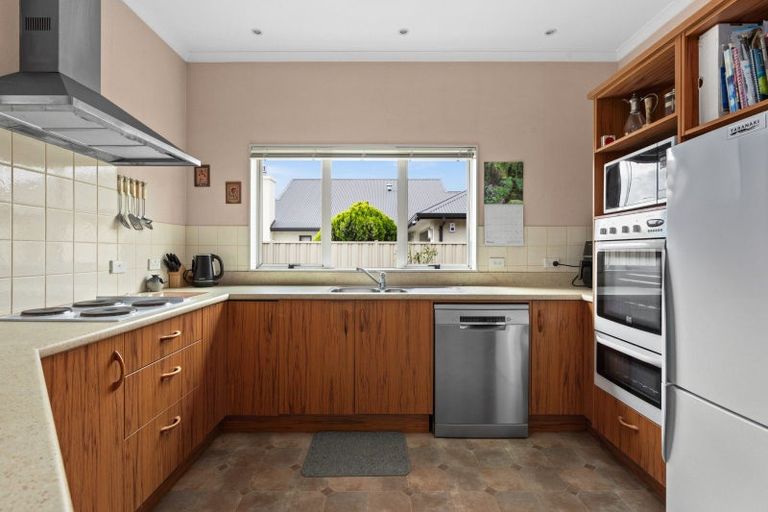 Photo of property in 5 Fairview Place, Havelock North, 4130