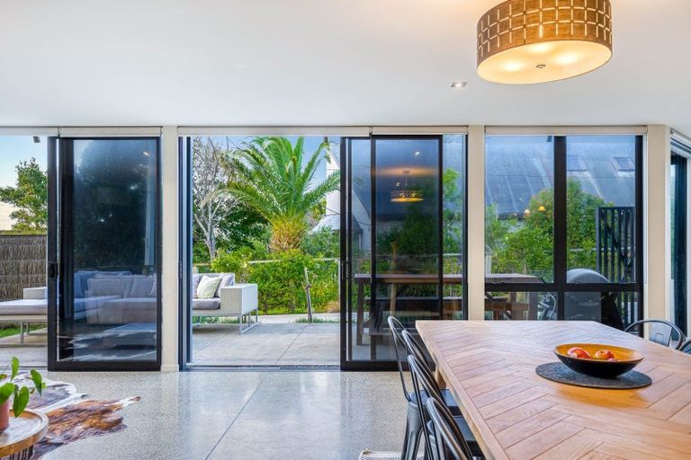 Photo of property in 35a Rothesay Bay Road, Rothesay Bay, Auckland, 0630