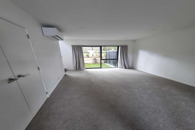 Photo of property in 1/58 Kemp Road, Massey, Auckland, 0614