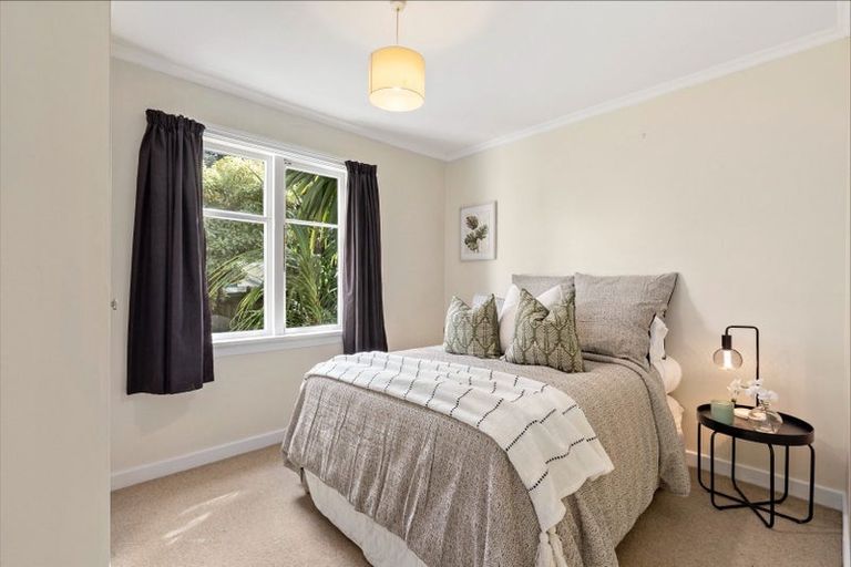 Photo of property in 74 Para Street, Miramar, Wellington, 6022