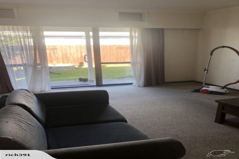 Photo of property in 2a Hilton Grove, Kelvin Grove, Palmerston North, 4414