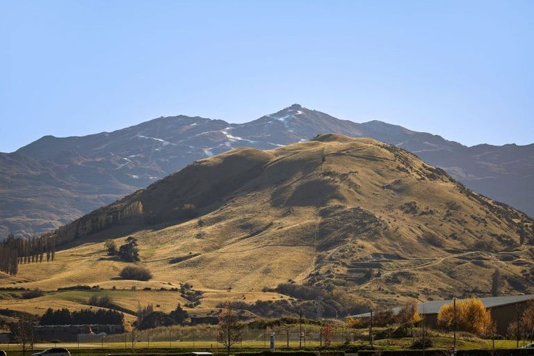 Photo of property in Toru Apartments, 609/10 Copper Beech Avenue, Frankton, Queenstown, 9300