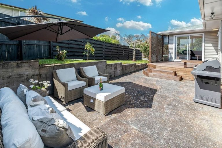 Photo of property in 31 Advene Road, Cockle Bay, Auckland, 2014