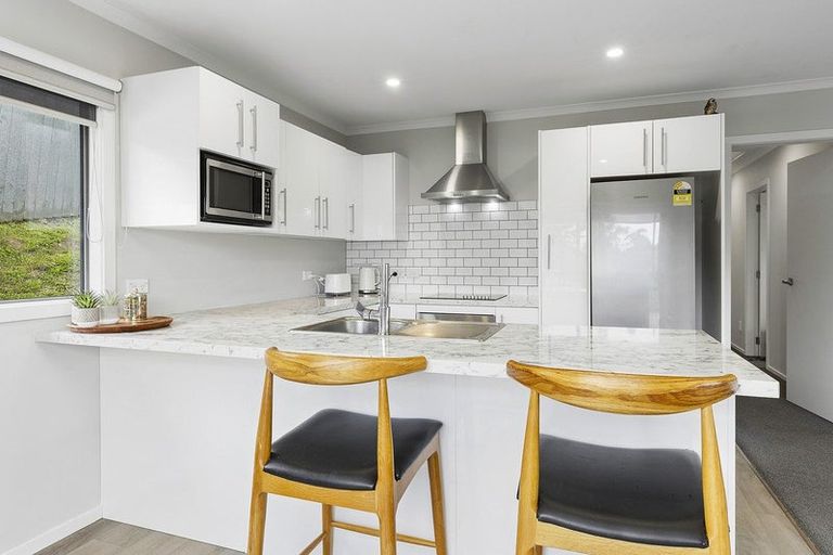 Photo of property in 17a Gloucester Street, Cannons Creek, Porirua, 5024