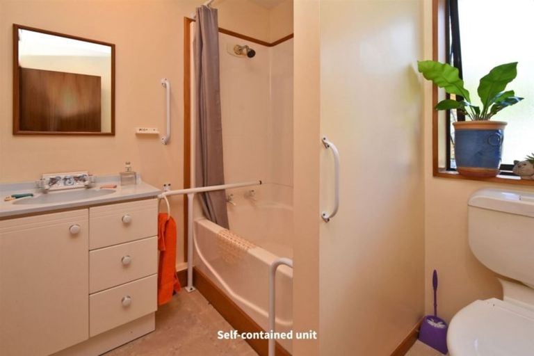 Photo of property in 33 Eders Road, Woodend, 7610