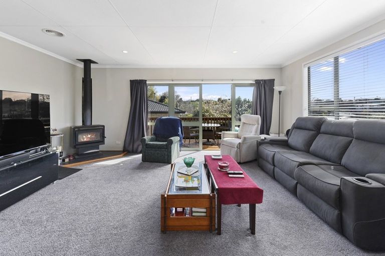 Photo of property in 16 La Salle Drive, Westown, New Plymouth, 4310