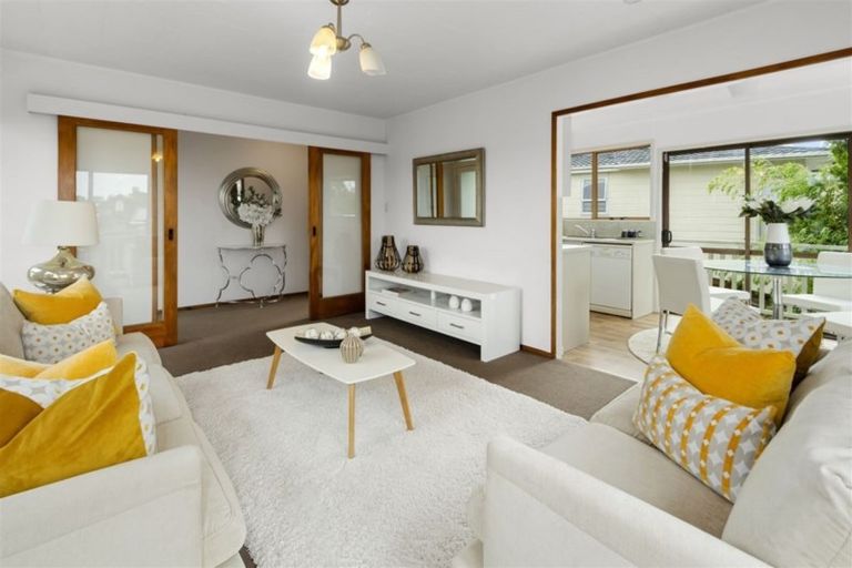 Photo of property in 66 Lavery Place, Sunnynook, Auckland, 0632