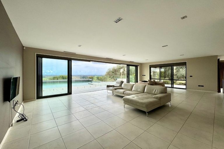 Photo of property in 45 Harry Dreadon Road, Opaheke, Papakura, 2584