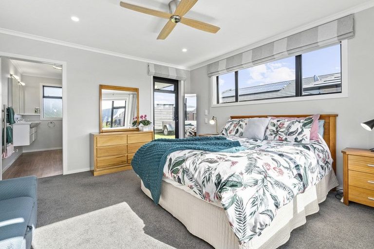 Photo of property in 21 Jarrett Terrace, Leamington, Cambridge, 3432