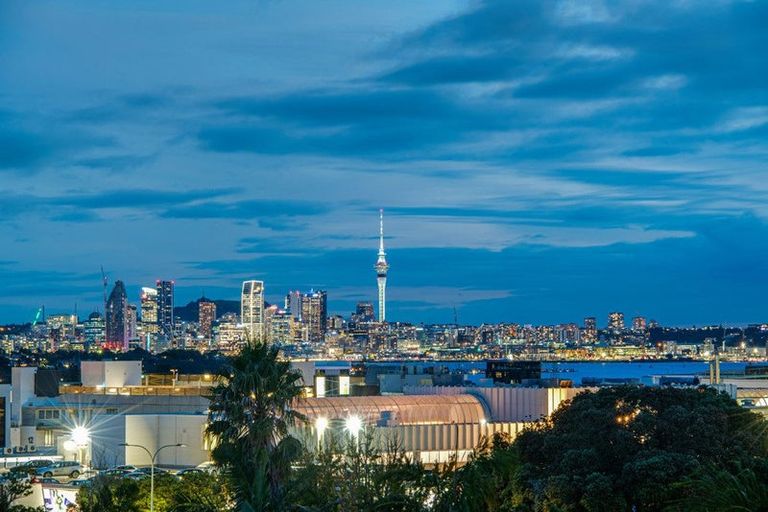 Photo of property in 16e Killarney Street, Takapuna, Auckland, 0622