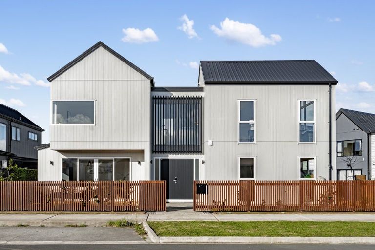 Photo of property in 6 Cara Avenue, Kumeu, 0810