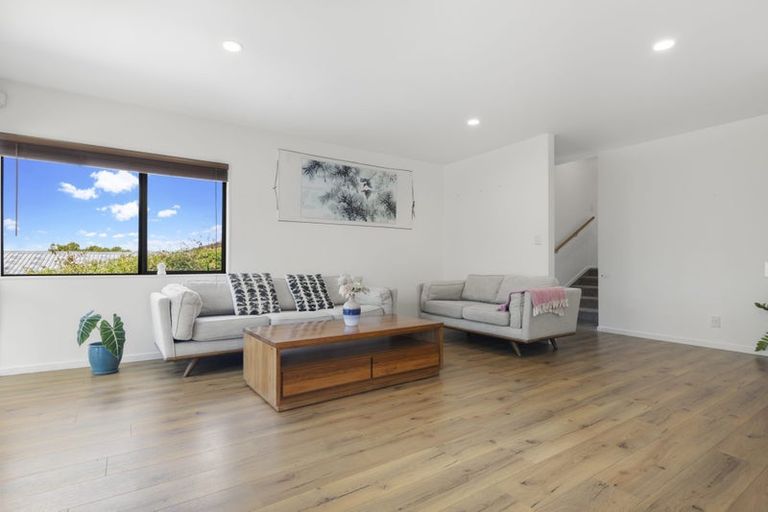 Photo of property in 2/34 Sycamore Drive, Sunnynook, Auckland, 0620