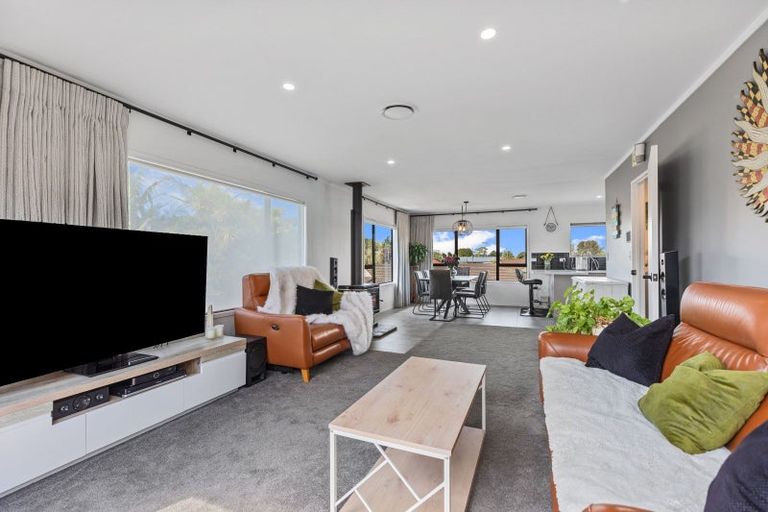 Photo of property in 10a Hayley Grove, Papamoa Beach, Papamoa, 3118