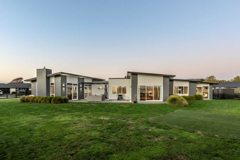 Photo of property in 14 Baxter Michael Crescent, Cambridge, 3434