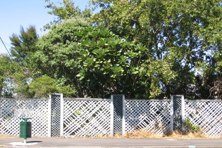 Photo of property in 2/180 Onewa Road, Birkenhead, Auckland, 0626