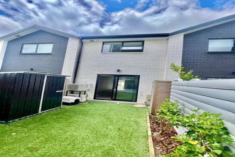 Photo of property in 2/14 Wilsher Crescent, Henderson, Auckland, 0612