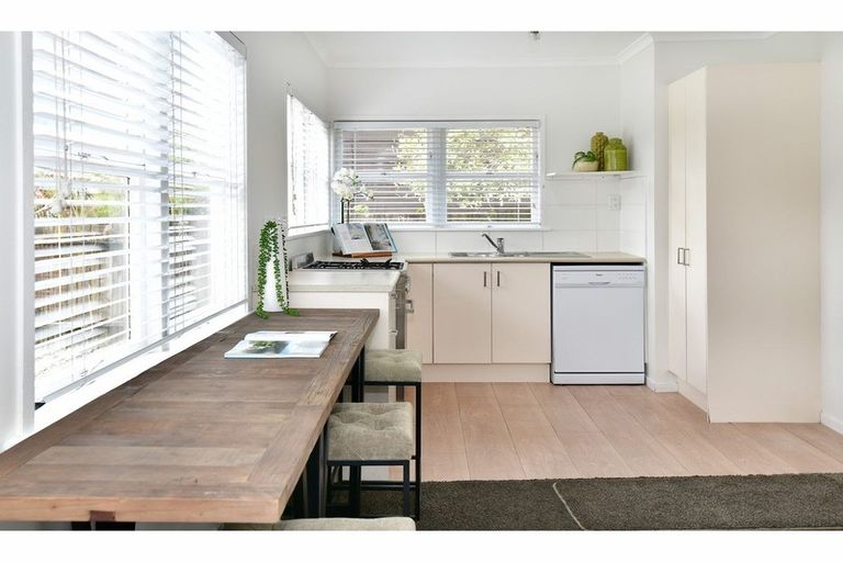 Photo of property in 12 Forest Glen, Orewa, 0931