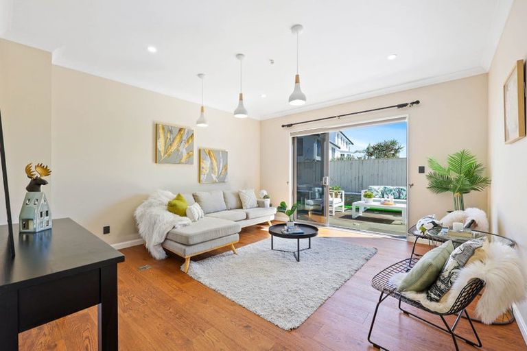 Photo of property in 41 Compass Way, Half Moon Bay, Auckland, 2012