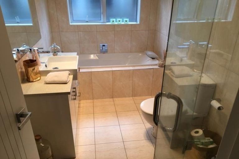 Photo of property in 19b Duncan Avenue, Te Atatu South, Auckland, 0610