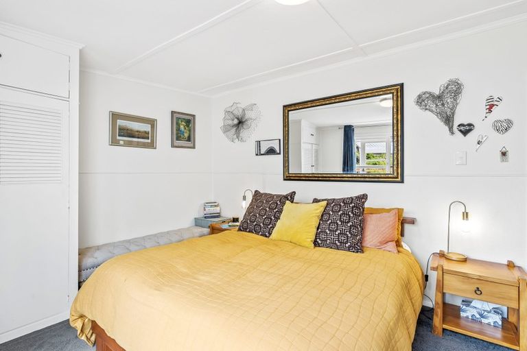 Photo of property in 14 Toi Street, Otaki Beach, Otaki, 5512