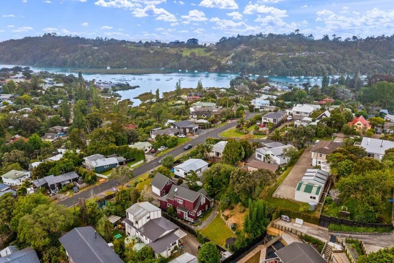 Photo of property in 83 Stillwater Crescent, Stillwater, Silverdale, 0993