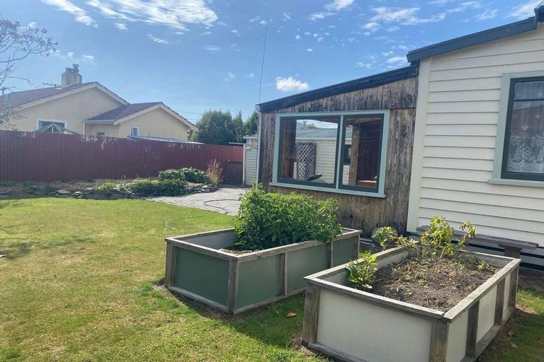 Photo of property in 16 Maude Street, Waimate, 7924