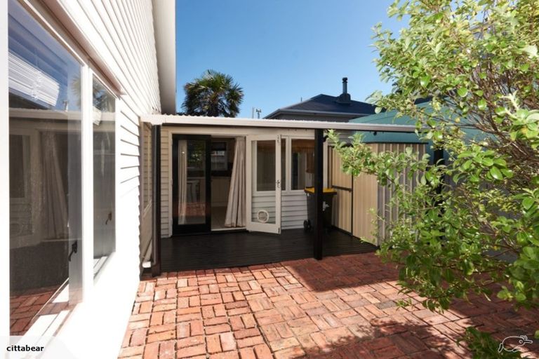 Photo of property in 40 Derwent Street, Island Bay, Wellington, 6023