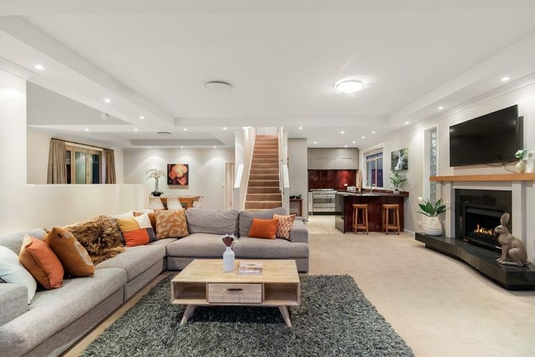 Photo of property in 10b Vancouver Drive, Queenstown, 9300