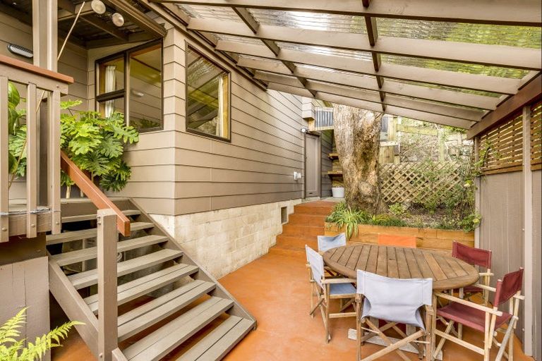 Photo of property in 59b Napier Terrace, Hospital Hill, Napier, 4110