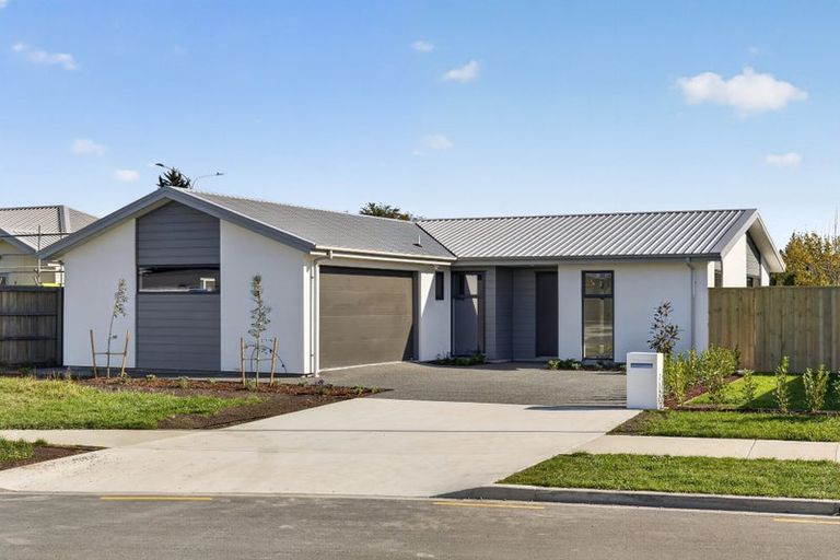 Photo of property in 31 Hanmer Crescent, Rangiora, 7400