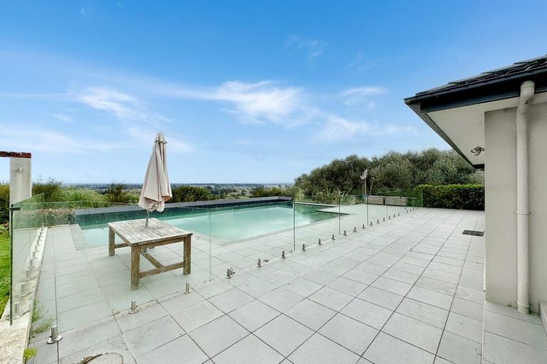 Photo of property in 45 Harry Dreadon Road, Opaheke, Papakura, 2584