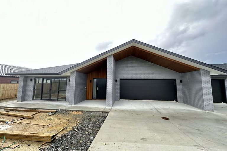 Photo of property in 6 Benjamin Place, Clevedon, 2582