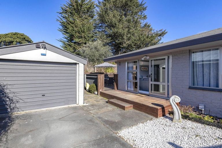 Photo of property in 2/140 Hay Street, Bromley, Christchurch, 8062
