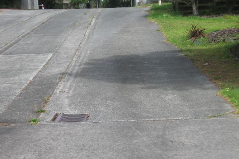 Photo of property in 23 Theban Place, Totara Vale, Auckland, 0629