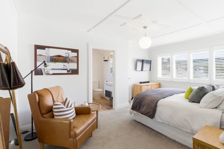 Photo of property in 17 Wycolla Avenue, Saint Clair, Dunedin, 9012