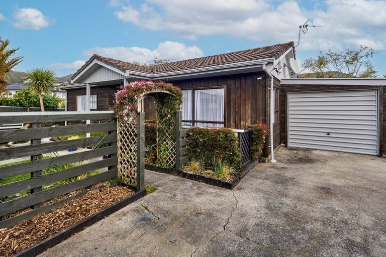 Photo of property in 122 Cambridge Terrace, Fairfield, Lower Hutt, 5011