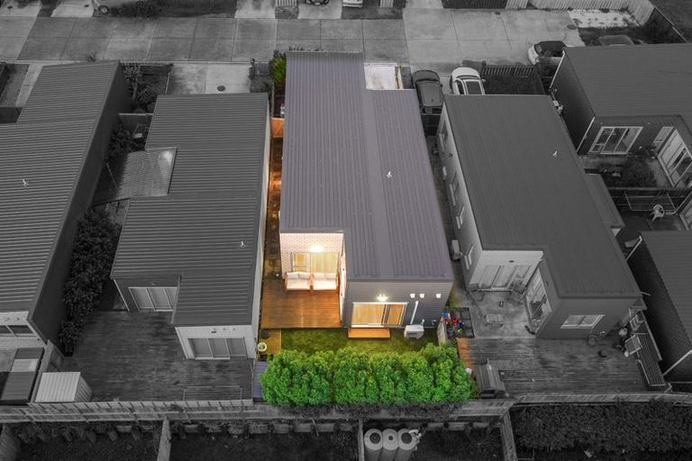 Photo of property in 9 Heri Lane, Westgate, Auckland, 0814